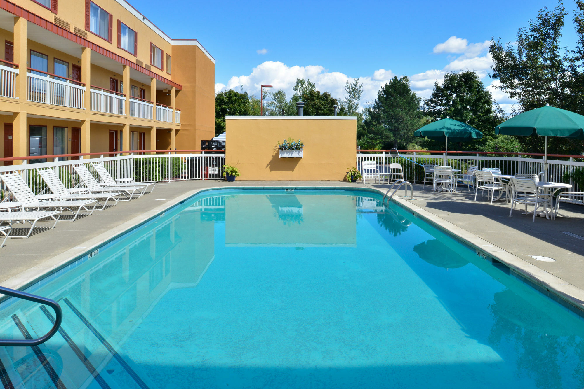 Quality Inn Colchester - Burlington Exterior foto